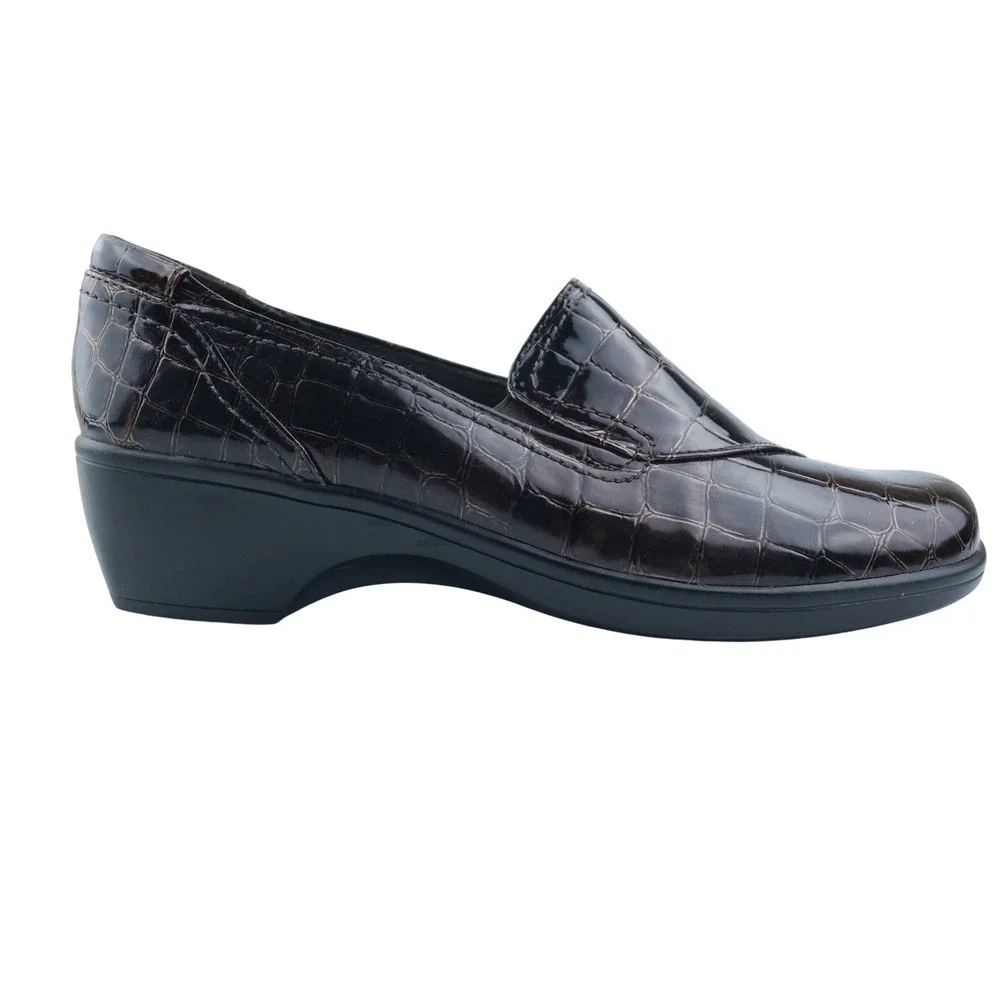 Clarks Loafers Women 8M Brown Croc‎ Embossed Patent Wedge Bendables 38634
